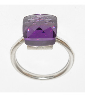 Amethyst stone ring