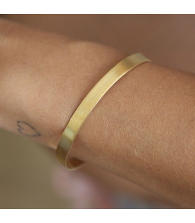 Gold broadband bracelet.