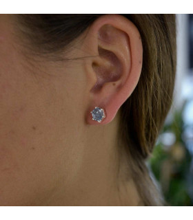 Pendientes circonita con garras.