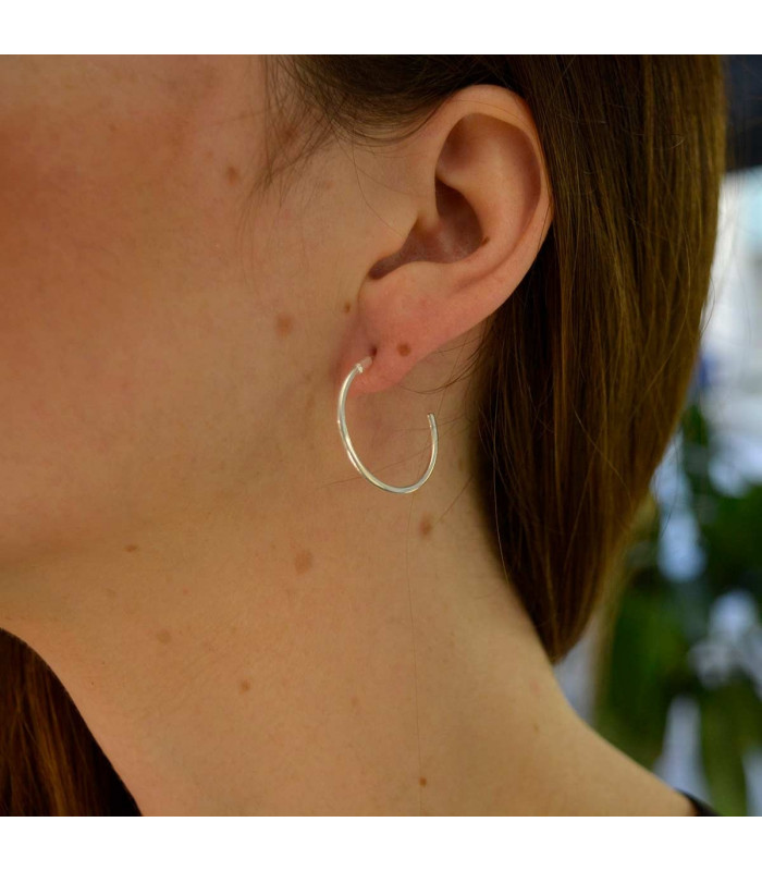 Silver smooth hoop earring