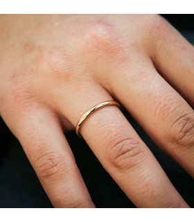 Gold wedding rings for couples who want to form a marriage