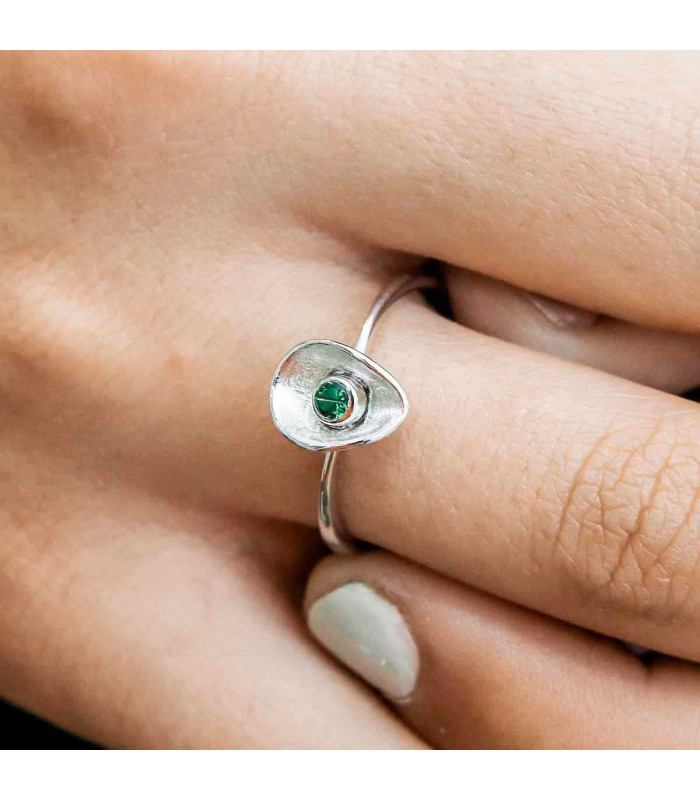 Green lily ring in silver