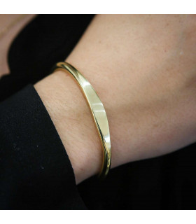 Gold flat bracelet