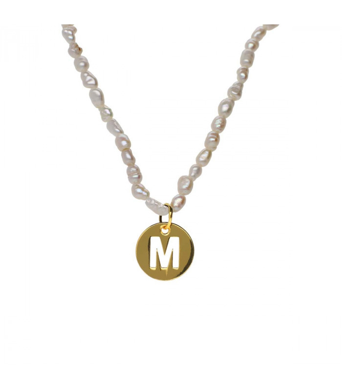 Pearl necklace with personalized medal | Unique gifts that fall in love