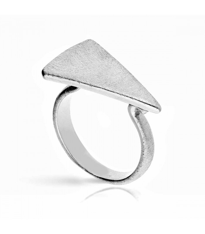 Anillo triángulo de plata