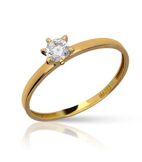 Solitaire engagement ring with brilliant