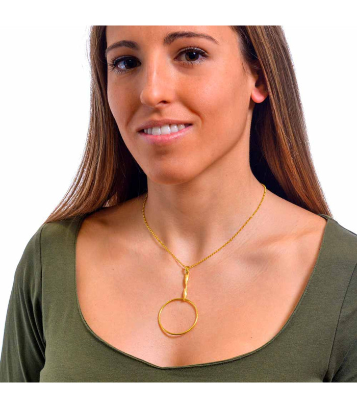 Women's necklace with chain and twist pendant