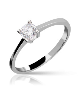 Solitaire ring with 4.5 millimeter central diamond