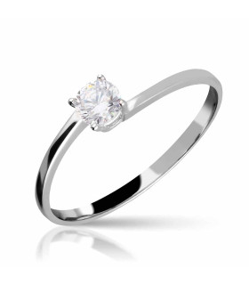 Interlocking solitaire ring with 4mm center diamond