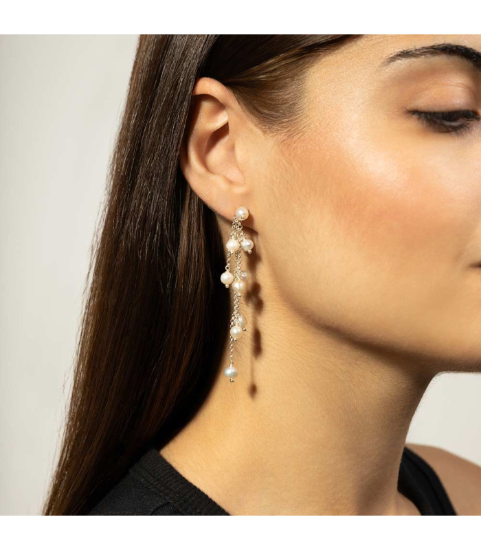 Long earrings for weddings in silver and hanging pearls